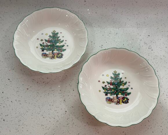 Nikko Other - Nikko Happy Holidays Christmas Tree 8” Pasta Bowls Set of 2 Japan Retired
